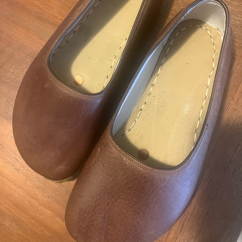 Barefoot Grounding Brown Leather Flats